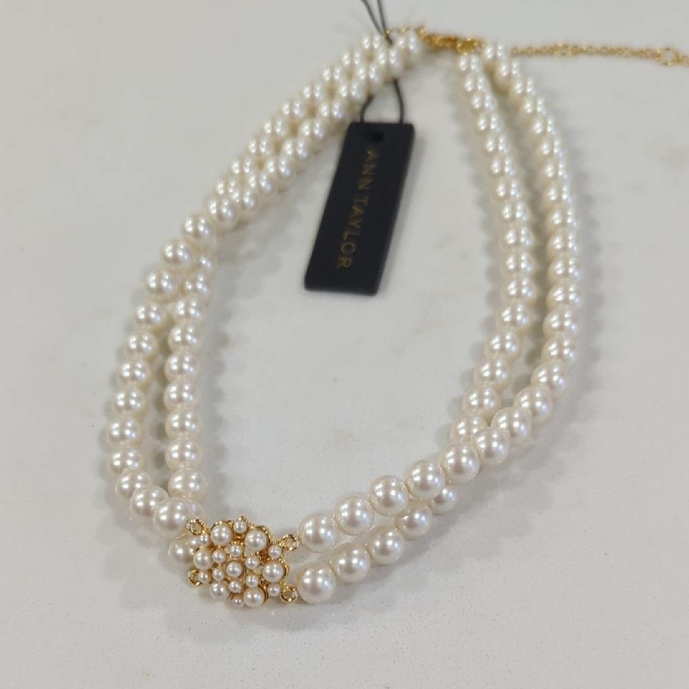 Ann Taylor Double Strand Pearl Necklace with Gold Clasp and Pearl and Gold - Picture 4 of 7